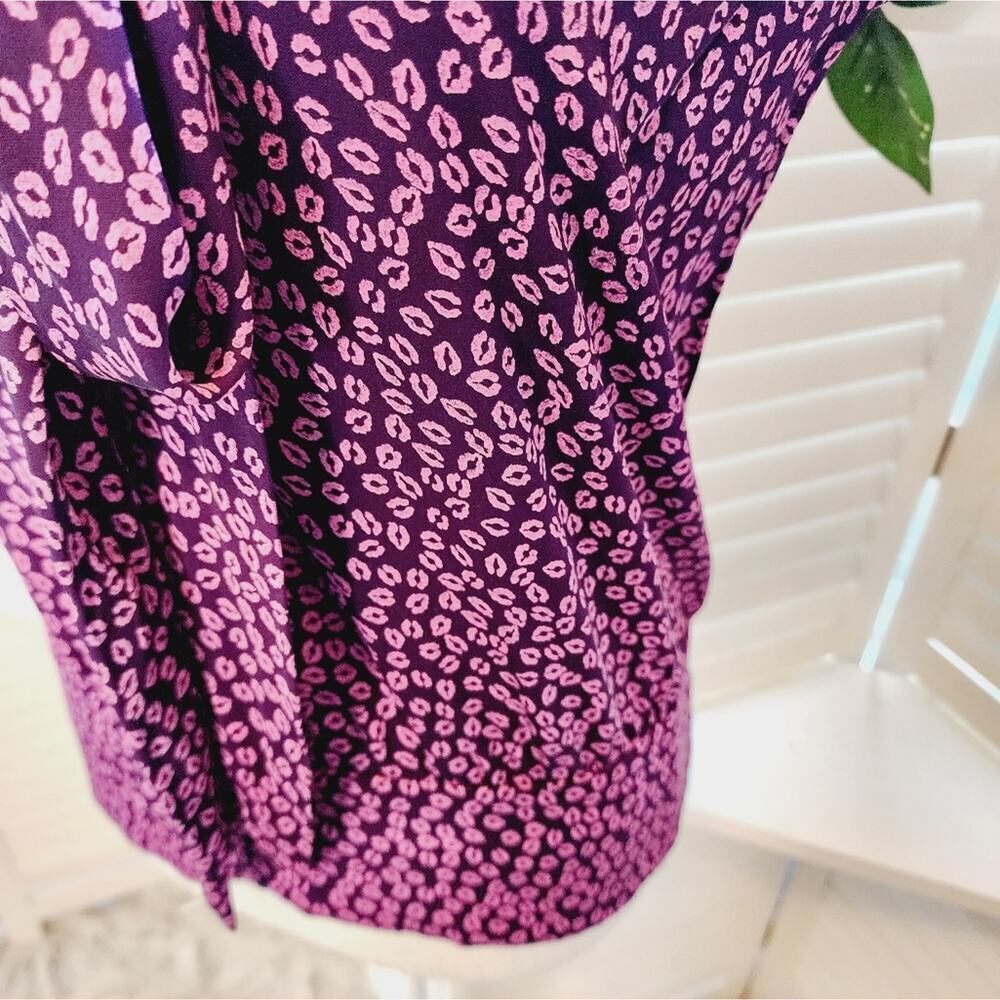 DIANE VON FURSTENBERG WESLEY SILK LIP BLOUSE SIZE SMALL - Picture 5 of 6